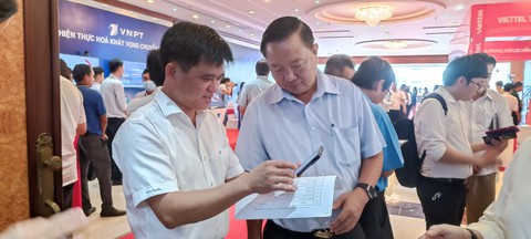 Tây Ninh lần đầu tiên tổ chức hội nghị chuyển đổi số - Ảnh 2. Tây Ninh lần đầu tiên tổ chức hội nghị chuyển đổi số - Ảnh 2.