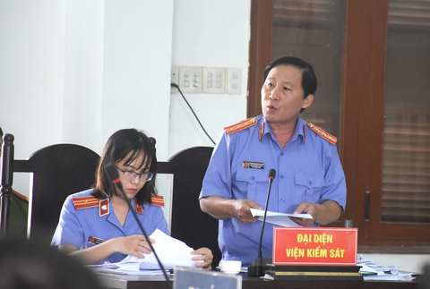 Nộp thêm 800 triệu khắc phục, cựu phó chủ tịch Phú Yên được đề xuất giảm tới 18 tháng tù - Ảnh 3. Nộp thêm 800 triệu khắc phục, cựu phó chủ tịch Phú Yên được đề xuất giảm tới 18 tháng tù - Ảnh 3.