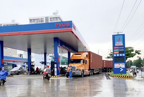 Petrovietnam tham gia vào việc bình ổn thị trường xăng dầu thế nào? - Ảnh 3. Petrovietnam tham gia vào việc bình ổn thị trường xăng dầu thế nào? - Ảnh 3.