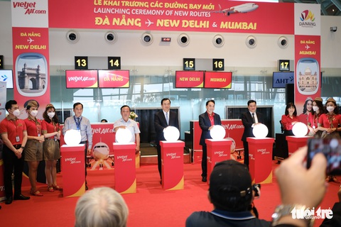 Hai đường bay thẳng từ Đà Nẵng đến New Delhi, Mumbai chính thức hoạt động - Ảnh 1. Hai đường bay thẳng từ Đà Nẵng đến New Delhi, Mumbai chính thức hoạt động - Ảnh 1.