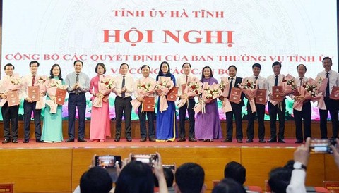 Hà Tĩnh luân chuyển, điều động nhiều cán bộ chủ chốt - Ảnh 1. Hà Tĩnh luân chuyển, điều động nhiều cán bộ chủ chốt - Ảnh 1.