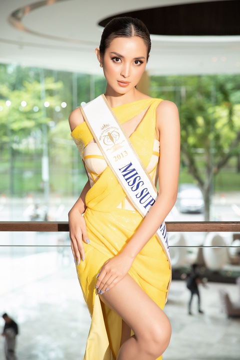 Hoa hậu Siêu quốc gia 2013 chấm thi nhan sắc Việt - Ảnh 1. Hoa hậu Siêu quốc gia 2013 chấm thi nhan sắc Việt - Ảnh 1.