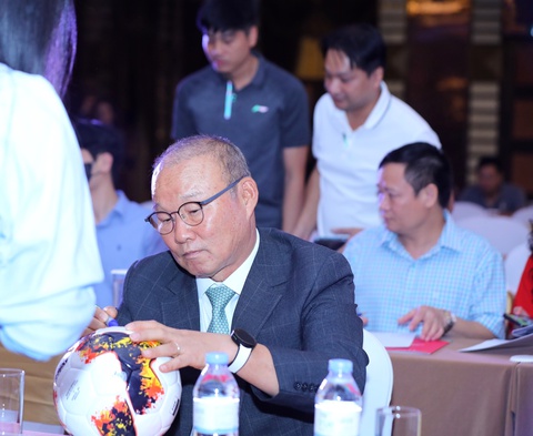 HLV Park Hang Seo xuất hiện tại lễ công bố Giải bóng đá sinh viên toàn quốc 2022 - Ảnh 3. HLV Park Hang Seo xuất hiện tại lễ công bố Giải bóng đá sinh viên toàn quốc 2022 - Ảnh 3.