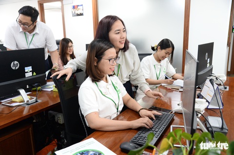 Tăng lương cơ sở cho công chức - viên chức: Tiền đề để cải cách tiền lương - Ảnh 1. Tăng lương cơ sở cho công chức - viên chức: Tiền đề để cải cách tiền lương - Ảnh 1.