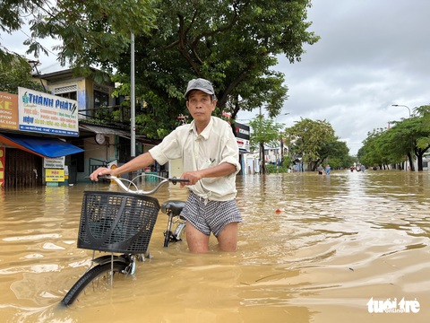 Mưa lớn do bão số 6 sẽ không gây ngập diện rộng ở Huế như vài ngày trước - Ảnh 1. Mưa lớn do bão số 6 sẽ không gây ngập diện rộng ở Huế như vài ngày trước - Ảnh 1.