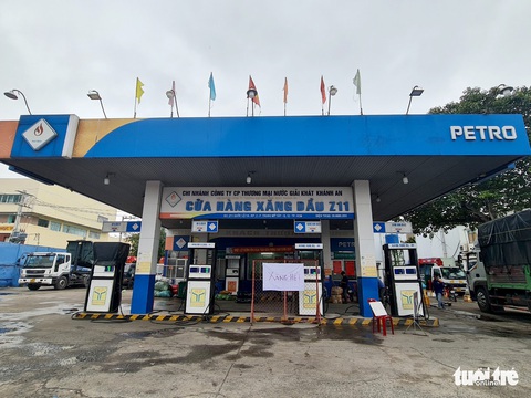 Một số cây xăng ở TP.HCM tái diễn ‘hết xăng, còn dầu’ - Ảnh 4. Một số cây xăng ở TP.HCM tái diễn ‘hết xăng, còn dầu’ - Ảnh 4.
