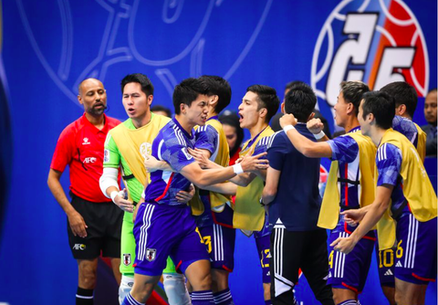 Thua Nhật Bản, Việt Nam vẫn đi tiếp ở Giải futsal vô địch châu Á 2022 - Ảnh 2. Thua Nhật Bản, Việt Nam vẫn đi tiếp ở Giải futsal vô địch châu Á 2022 - Ảnh 2.