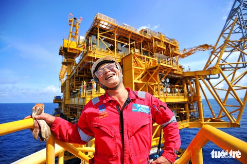 Những chàng trai khai thác vàng đen - Ảnh 1. Những chàng trai khai thác vàng đen - Ảnh 1.