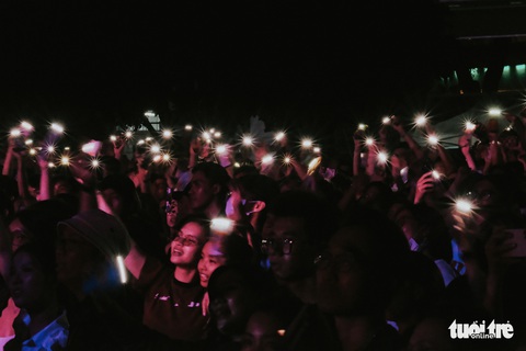 Live show của Vũ, của những tình yêu dài Một vạn năm - Ảnh 7. Live show của Vũ, của những tình yêu dài Một vạn năm - Ảnh 7.