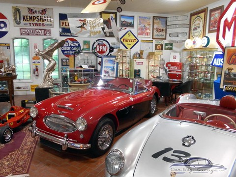 Đấu giá đồ vật mang logo Ferrari: Giường hơn trăm triệu, thùng rác 70 triệu - Ảnh 2. Đấu giá đồ vật mang logo Ferrari: Giường hơn trăm triệu, thùng rác 70 triệu - Ảnh 2.