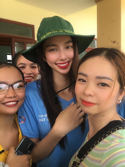 Đen Vâu góp 300 triệu cho người dân Nghệ An, Thùy Tiên đi Quảng Ngãi làm từ thiện sau bão - Ảnh 5. Đen Vâu góp 300 triệu cho người dân Nghệ An, Thùy Tiên đi Quảng Ngãi làm từ thiện sau bão - Ảnh 5.