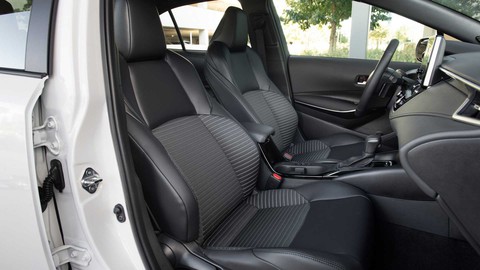 Xe bán chạy nhất thế giới Toyota Corolla nâng cấp nhẹ, giảm giá bản hybrid - Ảnh 18. Xe bán chạy nhất thế giới Toyota Corolla nâng cấp nhẹ, giảm giá bản hybrid - Ảnh 18.