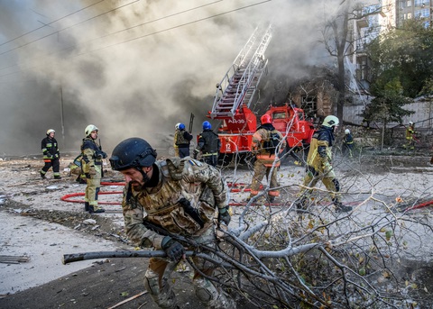 Tin thế giới 20-10: Ukraine hạn chế cấp điện cho dân; cựu thủ tướng Ý ủng hộ ông Putin - Ảnh 1. Tin thế giới 20-10: Ukraine hạn chế cấp điện cho dân; cựu thủ tướng Ý ủng hộ ông Putin - Ảnh 1.