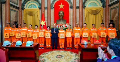 Vinh danh Thợ giỏi cho 12 công nhân EVNCPC - Ảnh 1. Vinh danh Thợ giỏi cho 12 công nhân EVNCPC - Ảnh 1.