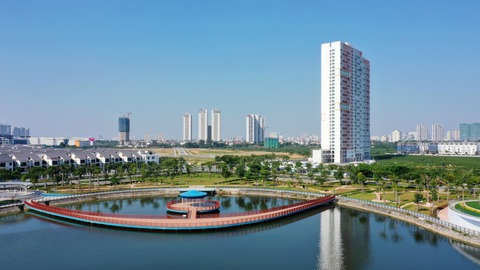 Thị trường nhà đất: giao dịch giảm sâu, dòng tiền bị siết, tại sao giá vẫn cao vút? - Ảnh 1. Thị trường nhà đất: giao dịch giảm sâu, dòng tiền bị siết, tại sao giá vẫn cao vút? - Ảnh 1.