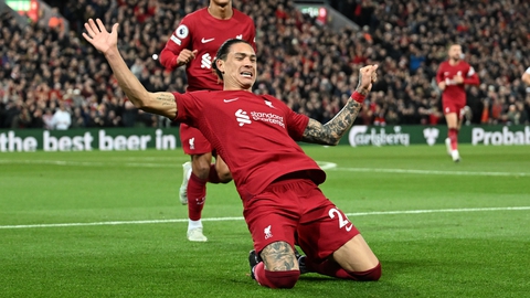Tiền đạo trăm triệu tỏa sáng, Liverpool trở lại cuộc đua - Ảnh 1. Tiền đạo trăm triệu tỏa sáng, Liverpool trở lại cuộc đua - Ảnh 1.