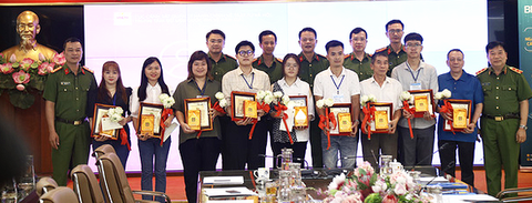 Từ hôm nay, được dùng tài khoản định danh điện tử thay căn cước công dân - Ảnh 2. Từ hôm nay, được dùng tài khoản định danh điện tử thay căn cước công dân - Ảnh 2.