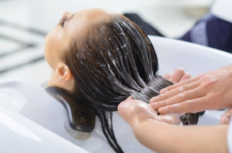Thuốc duỗi tóc làm tăng nguy cơ mắc ung thư tử cung - Ảnh 1. Thuốc duỗi tóc làm tăng nguy cơ mắc ung thư tử cung - Ảnh 1.