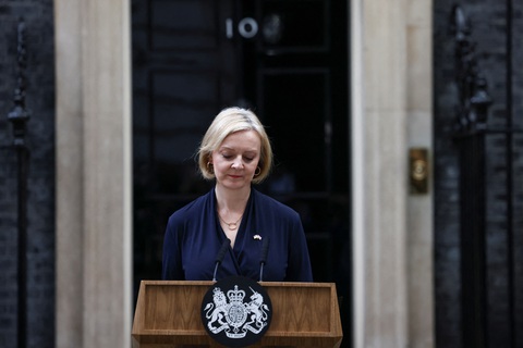 Thủ tướng Anh Liz Truss tuyên bố từ chức sau hơn một tháng nắm quyền - Ảnh 1. Thủ tướng Anh Liz Truss tuyên bố từ chức sau hơn một tháng nắm quyền - Ảnh 1.