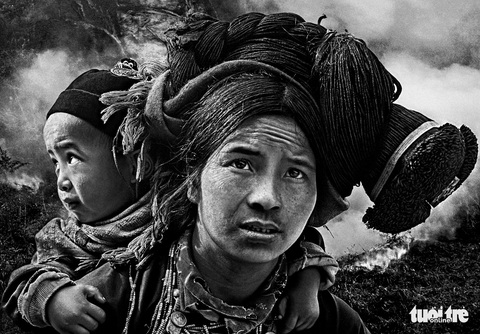 Đi tìm hình bóng phụ nữ Việt Nam qua những bức ảnh - Ảnh 4. Đi tìm hình bóng phụ nữ Việt Nam qua những bức ảnh - Ảnh 4.