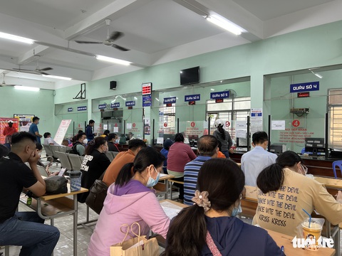 Nỗi niềm xin trợ cấp thất nghiệp - Ảnh 1. Nỗi niềm xin trợ cấp thất nghiệp - Ảnh 1.