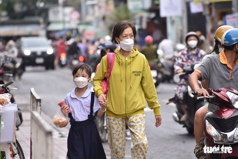 Giờ vào học quá sớm: Nhà trường nói gì? - Ảnh 1. Giờ vào học quá sớm: Nhà trường nói gì? - Ảnh 1.