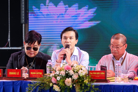 Trường Sang hát thay Mạnh Quỳnh ca khúc tưởng nhớ Phi Nhung - Ảnh 3. Trường Sang hát thay Mạnh Quỳnh ca khúc tưởng nhớ Phi Nhung - Ảnh 3.
