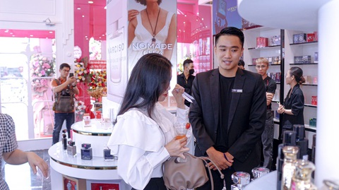 Thế Giới Nước Hoa khai trương cửa hàng đại diện (flagship) đầu tiên tại TP.HCM - Ảnh 2. Thế Giới Nước Hoa khai trương cửa hàng đại diện (flagship) đầu tiên tại TP.HCM - Ảnh 2.