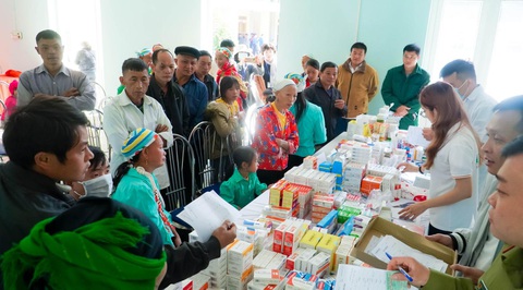 Dược Hậu Giang khám bệnh, phát thuốc tại Cao Bằng - Ảnh 4. Dược Hậu Giang khám bệnh, phát thuốc tại Cao Bằng - Ảnh 4.