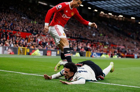 Những lần Ronaldo cư xử xấu xí từ ngày trở lại M.U - Ảnh 1. Những lần Ronaldo cư xử xấu xí từ ngày trở lại M.U - Ảnh 1.