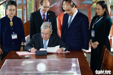 Tổng thư ký Liên Hiệp Quốc Antonio Guterres thăm nhà sàn Bác Hồ - Ảnh 8. Tổng thư ký Liên Hiệp Quốc Antonio Guterres thăm nhà sàn Bác Hồ - Ảnh 8.