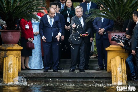Tổng thư ký Liên Hiệp Quốc Antonio Guterres thăm nhà sàn Bác Hồ - Ảnh 9. Tổng thư ký Liên Hiệp Quốc Antonio Guterres thăm nhà sàn Bác Hồ - Ảnh 9.