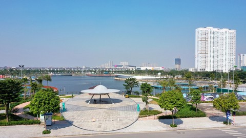 Vụ công viên thiên văn xây xong không sử dụng, trẻ em tìm lỗ hổng chui vào, chủ đầu tư nói gì? - Ảnh 3. Vụ công viên thiên văn xây xong không sử dụng, trẻ em tìm lỗ hổng chui vào, chủ đầu tư nói gì? - Ảnh 3.
