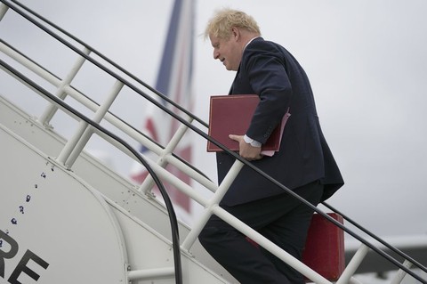 Ông Boris Johnson gấp rút bay về Anh giữa tin đồn sắp tham gia cuộc đua thủ tướng - Ảnh 1. Ông Boris Johnson gấp rút bay về Anh giữa tin đồn sắp tham gia cuộc đua thủ tướng - Ảnh 1.