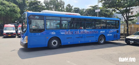 Từ 22-10, TP.HCM có 2 xe buýt chở khách miễn phí từ bến xe Miền Đông cũ ra bến mới - Ảnh 1. Từ 22-10, TP.HCM có 2 xe buýt chở khách miễn phí từ bến xe Miền Đông cũ ra bến mới - Ảnh 1.