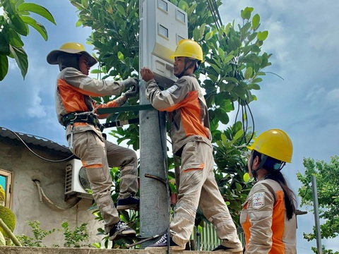 EVNNPC đảm bảo chỉ tiêu 9 tháng đầu năm 2022 - Ảnh 2. EVNNPC đảm bảo chỉ tiêu 9 tháng đầu năm 2022 - Ảnh 2.