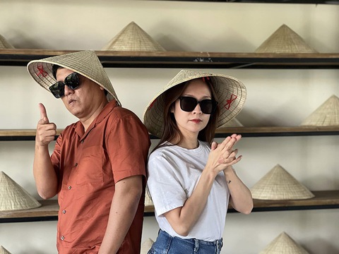 Ảnh vui sao Việt 21-10: Lệ Quyên được tình trẻ công kênh trên vai - Ảnh 6. Ảnh vui sao Việt 21-10: Lệ Quyên được tình trẻ công kênh trên vai - Ảnh 6.