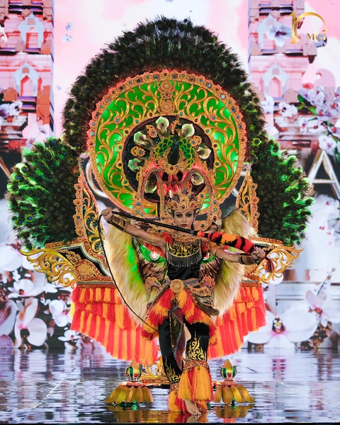 Thí sinh Miss Grand International tập yoga, múa ba lê... khi diễn trang phục dân tộc - Ảnh 4. Thí sinh Miss Grand International tập yoga, múa ba lê... khi diễn trang phục dân tộc - Ảnh 4.