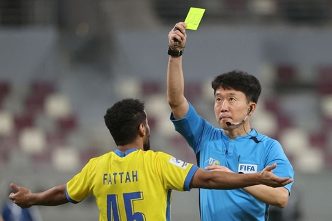 Thuê trọng tài nước ngoài ở V-League: Liệu pháp tinh thần - Ảnh 1. Thuê trọng tài nước ngoài ở V-League: Liệu pháp tinh thần - Ảnh 1.