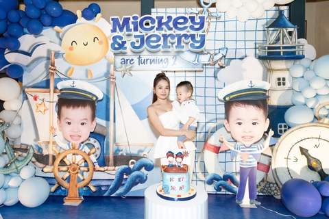 Dàn sao Việt lên ‘con tàu khổng lồ’ mừng sinh nhật cặp song sinh của Dương Khắc Linh, Sara Lưu - Ảnh 4. Dàn sao Việt lên ‘con tàu khổng lồ’ mừng sinh nhật cặp song sinh của Dương Khắc Linh, Sara Lưu - Ảnh 4.