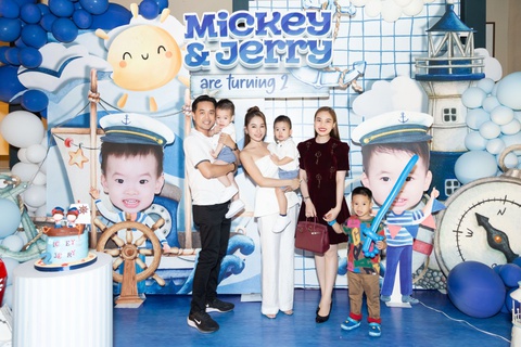 Dàn sao Việt lên ‘con tàu khổng lồ’ mừng sinh nhật cặp song sinh của Dương Khắc Linh, Sara Lưu - Ảnh 6. Dàn sao Việt lên ‘con tàu khổng lồ’ mừng sinh nhật cặp song sinh của Dương Khắc Linh, Sara Lưu - Ảnh 6.