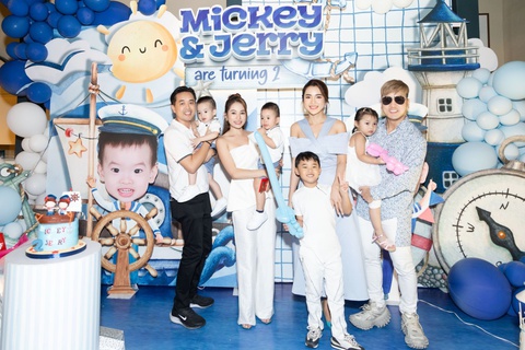 Dàn sao Việt lên ‘con tàu khổng lồ’ mừng sinh nhật cặp song sinh của Dương Khắc Linh, Sara Lưu - Ảnh 3. Dàn sao Việt lên ‘con tàu khổng lồ’ mừng sinh nhật cặp song sinh của Dương Khắc Linh, Sara Lưu - Ảnh 3.