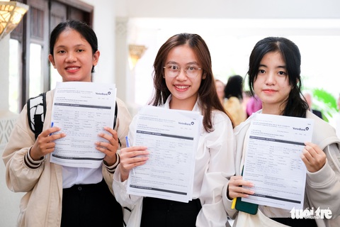 20 mùa Tiếp sức đến trường: Trao 100 suất học bổng sinh viên Quảng Nam - Đà Nẵng - Ảnh 18. 20 mùa Tiếp sức đến trường: Trao 100 suất học bổng sinh viên Quảng Nam - Đà Nẵng - Ảnh 18.