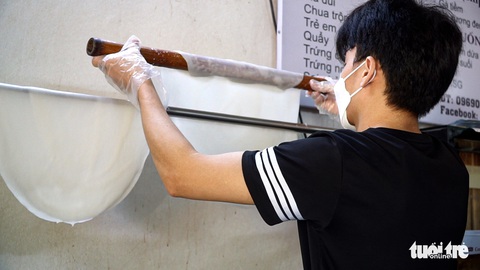 Phở Mông xuống phố Hà thành, bánh phở tự tráng lá chanh nhà trồng - Ảnh 2. Phở Mông xuống phố Hà thành, bánh phở tự tráng lá chanh nhà trồng - Ảnh 2.