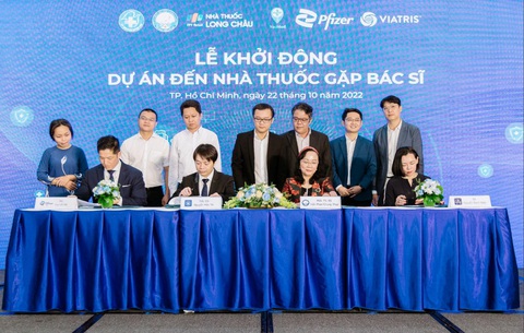 Khám chữa bệnh từ xa miễn phí tại nhà thuốc triển khai tại Việt Nam - Ảnh 1. Khám chữa bệnh từ xa miễn phí tại nhà thuốc triển khai tại Việt Nam - Ảnh 1.