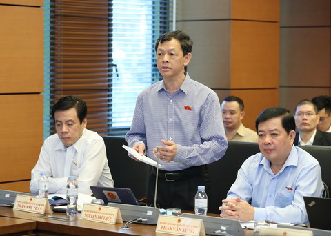 Giám đốc Bệnh viện Chợ Rẫy: 8 tháng, bệnh viện vẫn loay hoay chuyện mua thuốc, vật tư - Ảnh 1. Giám đốc Bệnh viện Chợ Rẫy: 8 tháng, bệnh viện vẫn loay hoay chuyện mua thuốc, vật tư - Ảnh 1.