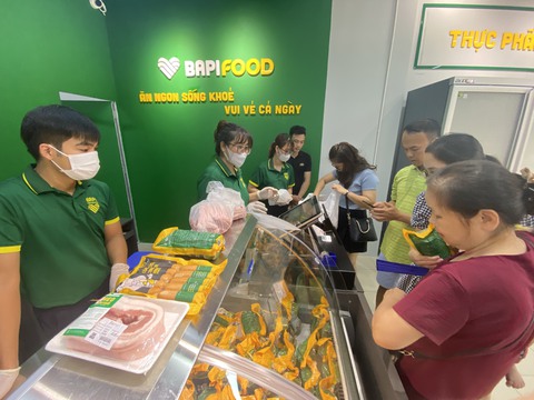 Bầu Đức bất ngờ muốn bán sạch vốn chuỗi 'heo ăn chuối' BAPI- Ảnh 1. HAGL chuẩn bị thoái sạch vốn khỏi chuỗi bán thịt heo ăn chuối - Ảnh: NGUYỄN TRÍ