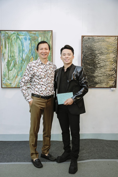 Thành Lộc, Cát Tường xuýt xoa trước loạt tranh ‘bạc tỉ’ của Phạm Hồng Minh - Ảnh 4. Thành Lộc, Cát Tường xuýt xoa trước loạt tranh ‘bạc tỉ’ của Phạm Hồng Minh - Ảnh 4.