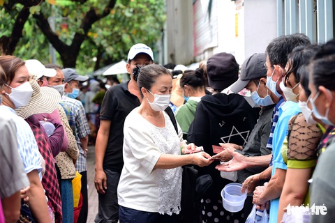Cường Ba Cu - Gã giang hồ hoàn lương chăm lo bữa ăn cho bệnh nhân nghèo - Ảnh 8. Cường Ba Cu - Gã giang hồ hoàn lương chăm lo bữa ăn cho bệnh nhân nghèo - Ảnh 8.