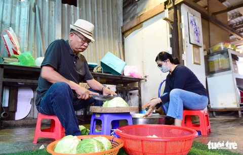 Cường Ba Cu - Gã giang hồ hoàn lương chăm lo bữa ăn cho bệnh nhân nghèo - Ảnh 1. Cường Ba Cu - Gã giang hồ hoàn lương chăm lo bữa ăn cho bệnh nhân nghèo - Ảnh 1.